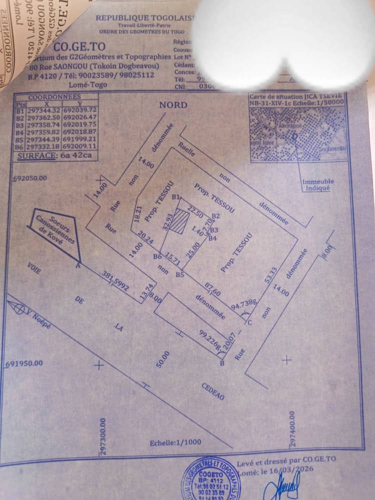 Terrain de 1 lot avec construction chambre salon wc douche clôturé à vendre à Agoè Sogbossito Somayaf – 38 millions FCFA