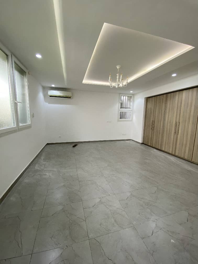 Villa à louer à Cité OUA (Caisse) – 2 700 000 FCFA