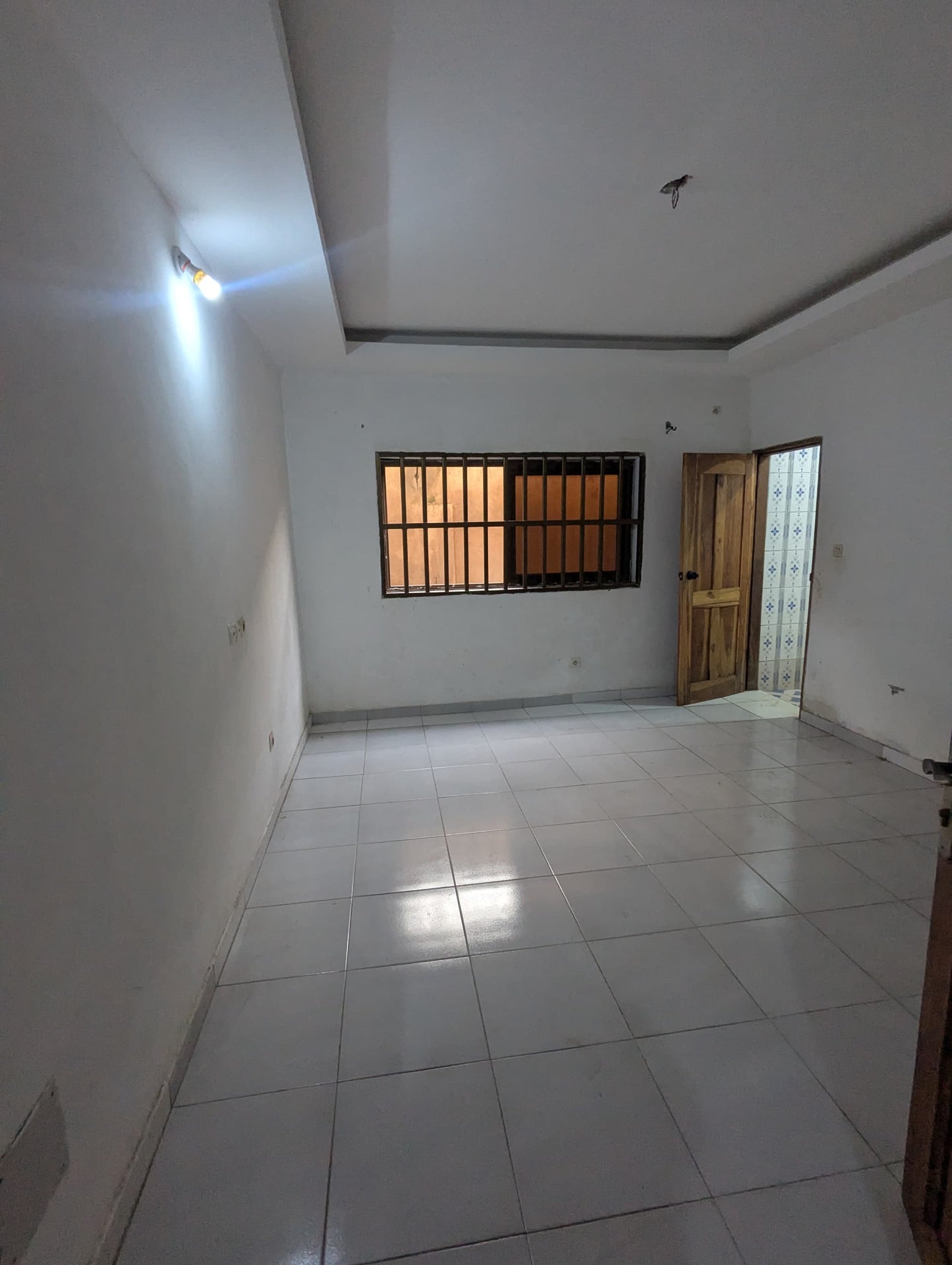 Villa duplex 5 chambres en vente à Adidogomé Avé Maria - 75 millions FCFA