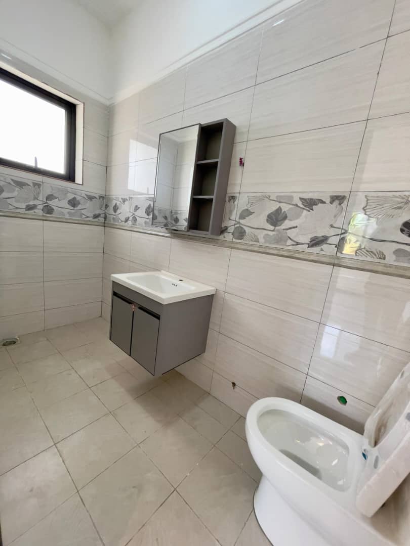 Villa duplex meublée à louer à Tokoin Forever – 750000 FCFA