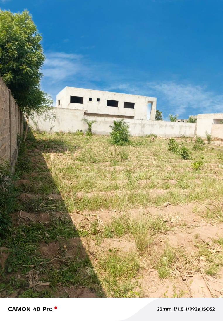 Terrain en vente à Légbassito – 15 millions FCFA