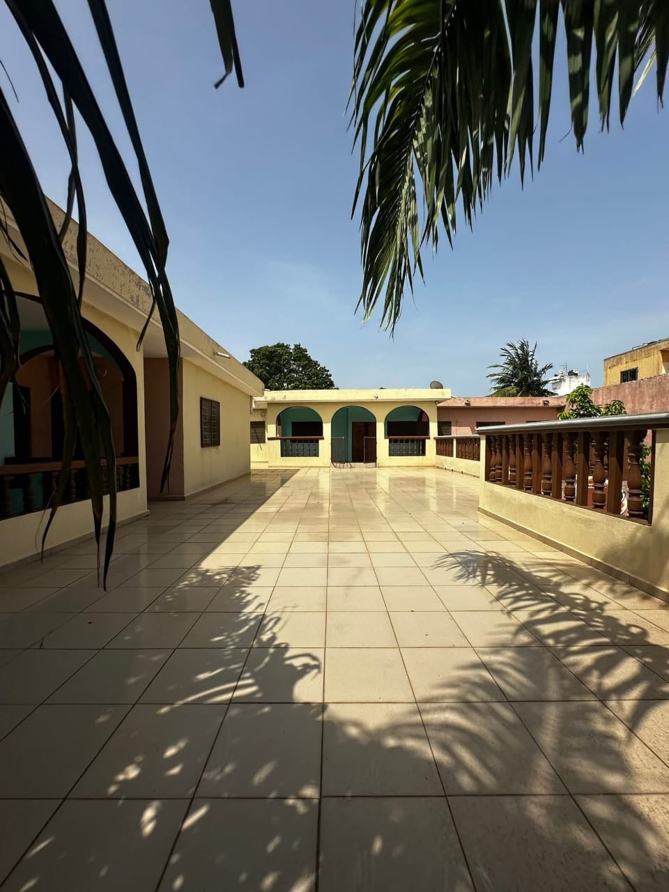 Villa 1 lot en vente à Adidoadin Totsi – 150 000 000 FCFA