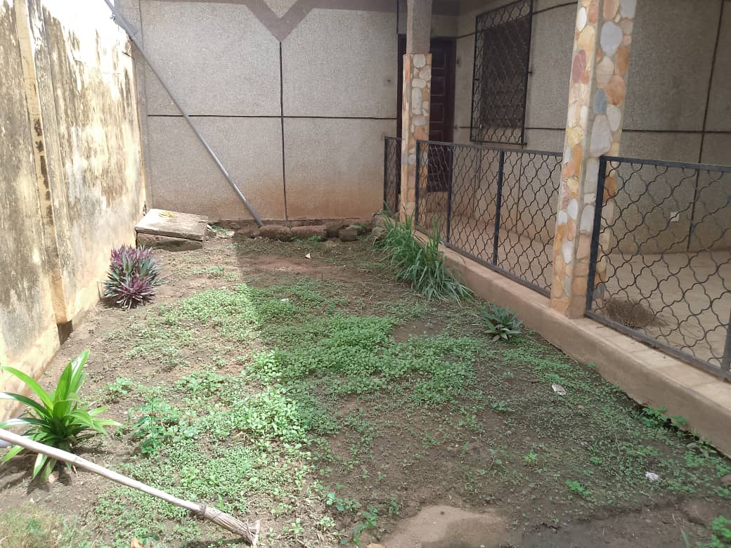 Villa 3 chambres en vente en angles de rues à Kpalimé – 45 millions FCFA