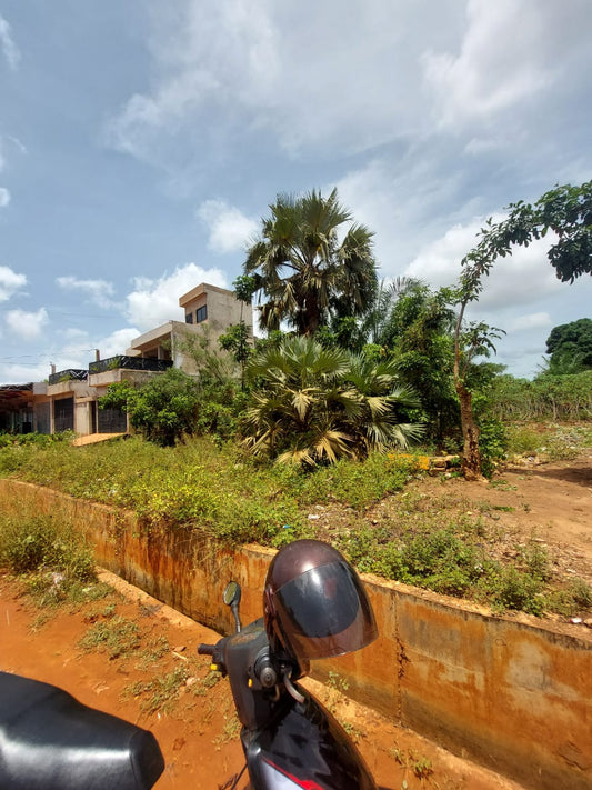 1/2 lot en vente à Agoè Sogbossito – 17 millions FCFA