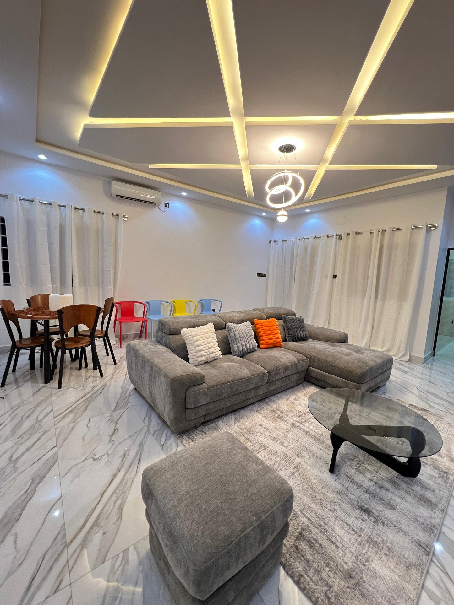 Appartement meublé 2 chambres en location à Zanguera – 400000 FCFA/mois