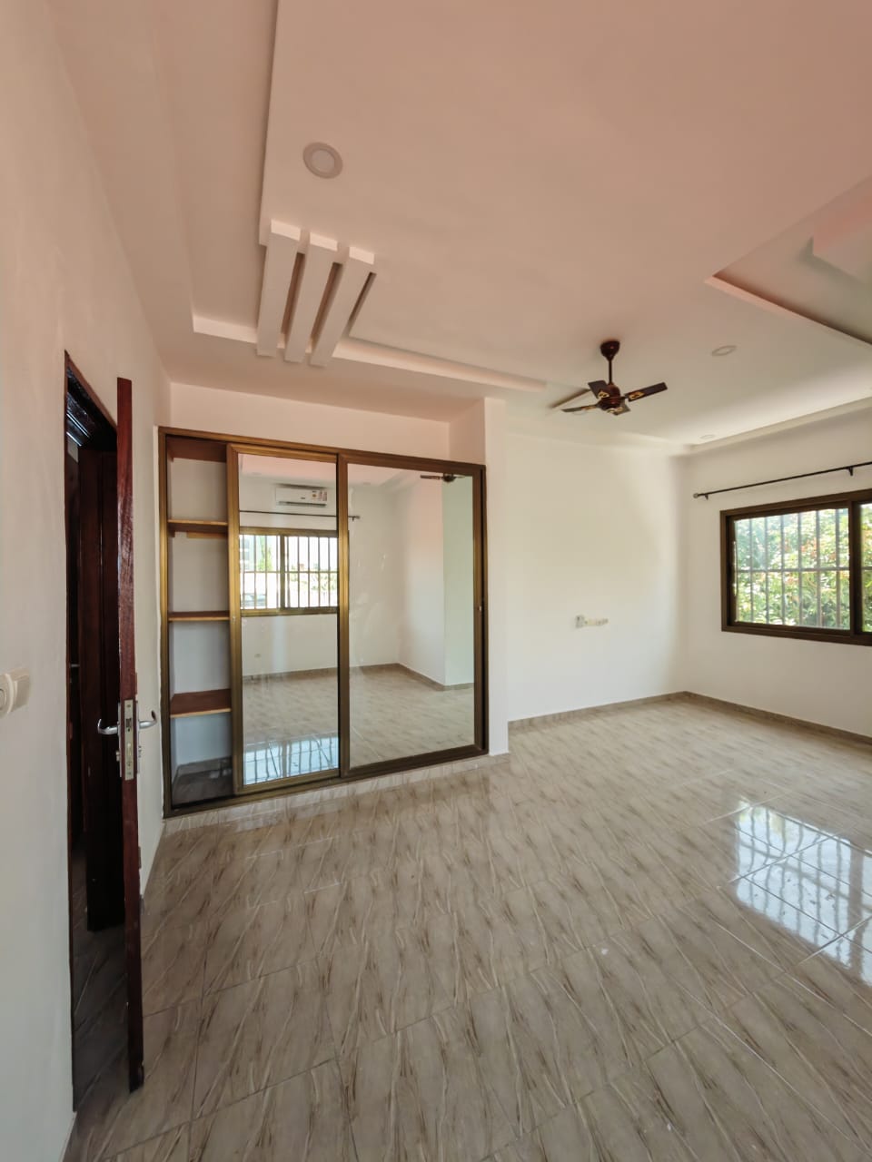 Villa duplex à louer à Novissi – 700000 FCFA