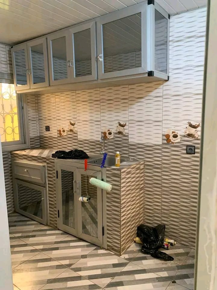 Mini villa sur lot plein de 600 m² à vendre à SEGBE – 35 millions FCFA