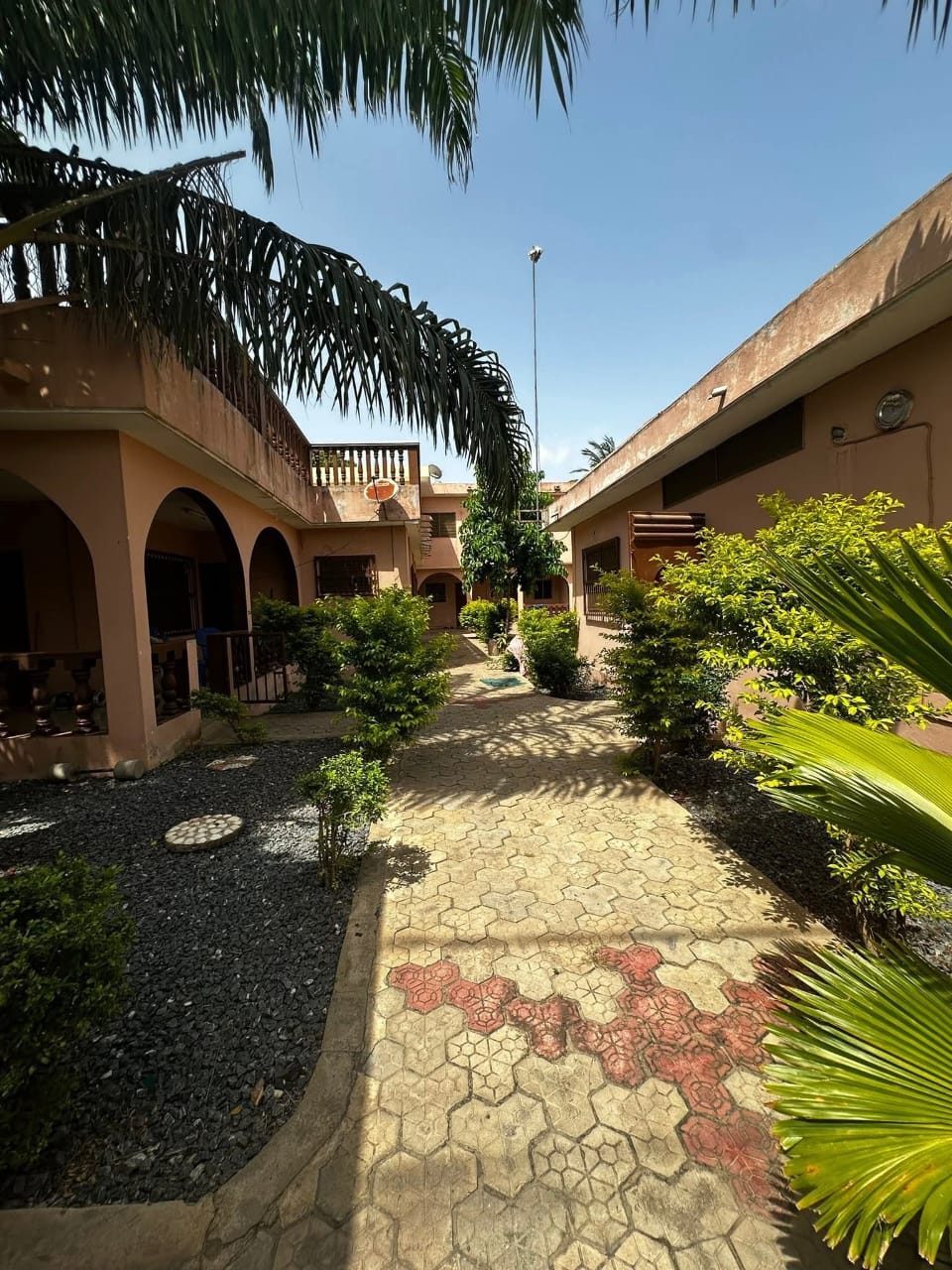 Villa 1 lot en vente à Adidoadin Totsi – 150 000 000 FCFA