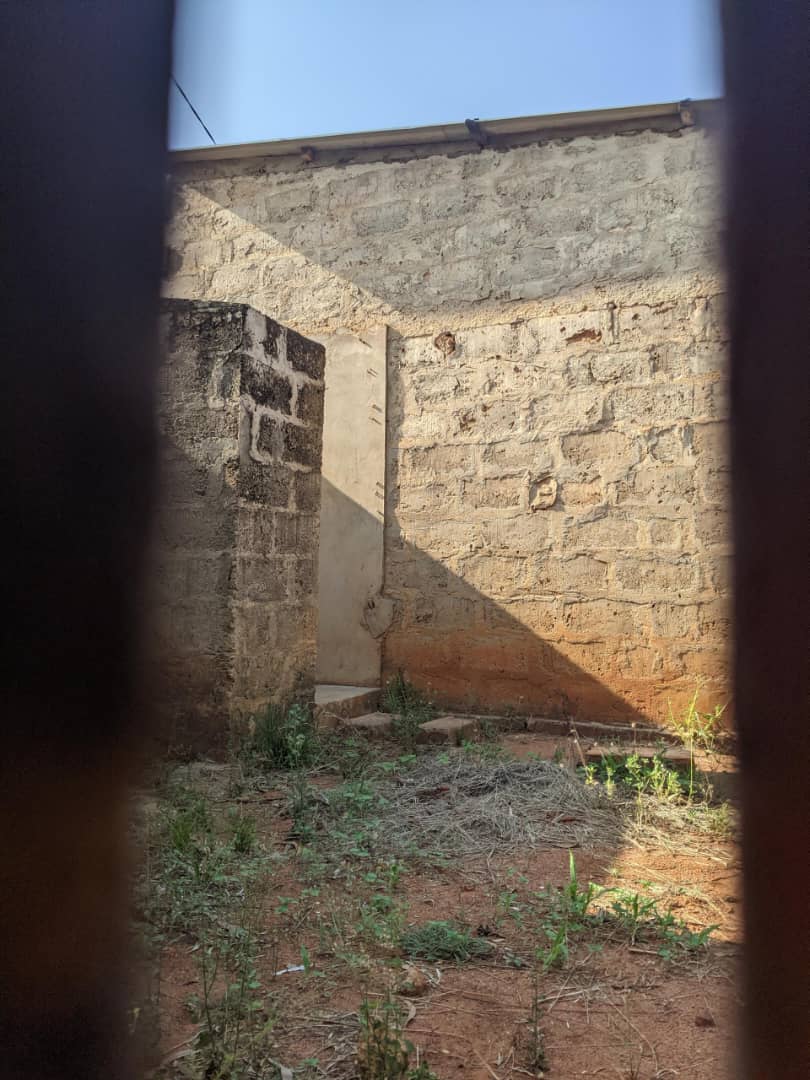Terrain 1/2 lot en vente à Aképé – 6 millions 500 FCFA