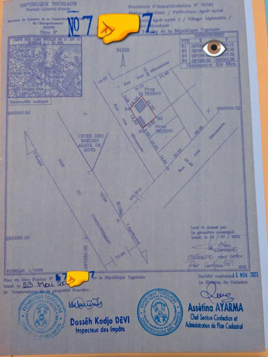 1/4 de lot avec 3 boutiques en vente à Sogbossito – 12.5 millions FCFA