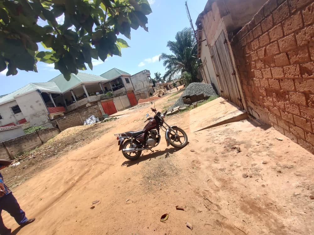 Terrain 1/4 lot en vente à Attigangomé Apédokoe – 7 millions FCFA