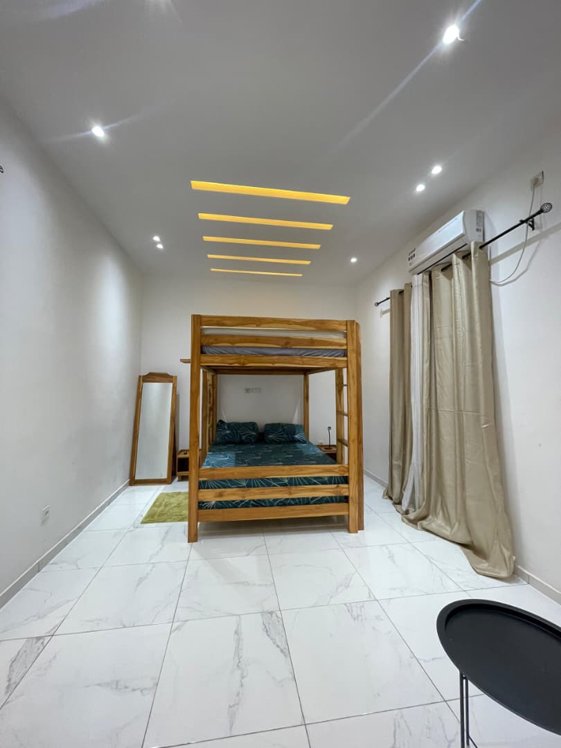 Appartement meublé de 3 chambres haut standing à Agoè Minamadou – 500000 FCFA mensuel