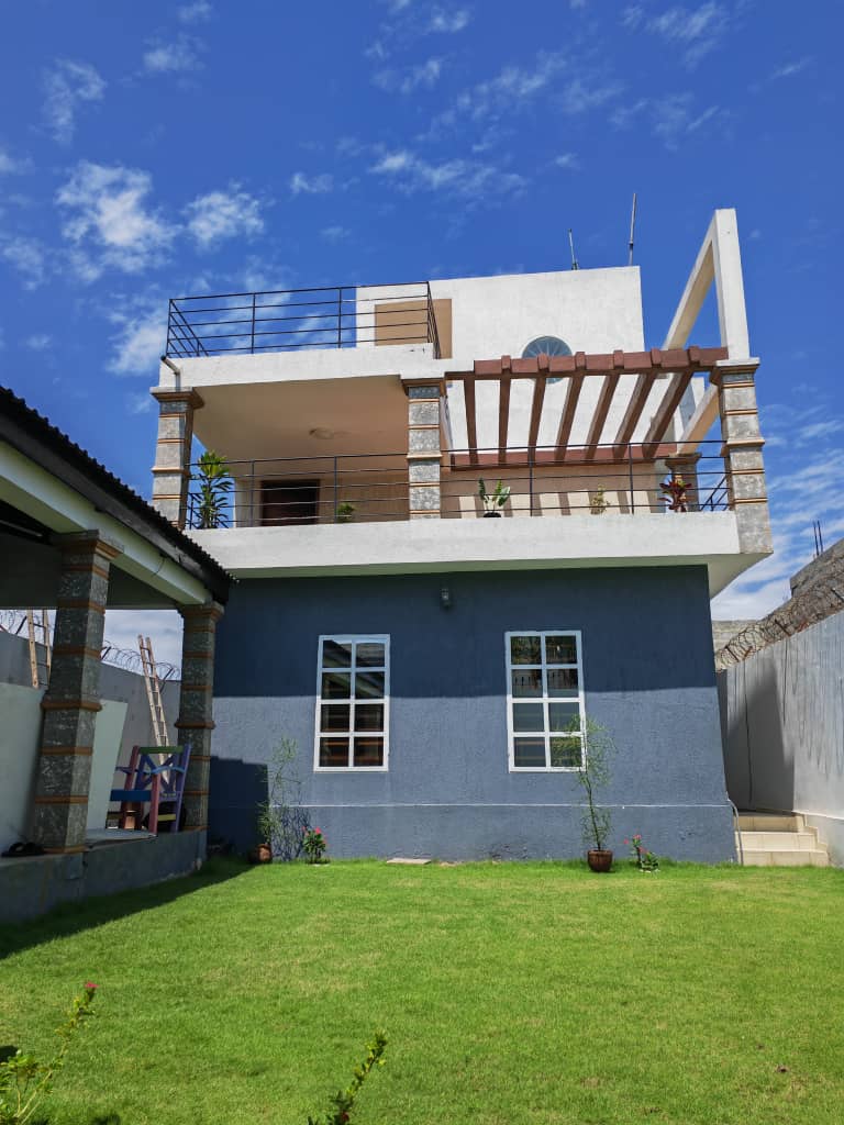 Villa meublée 3 chambres à louer à Baguida – 750000 FCFA