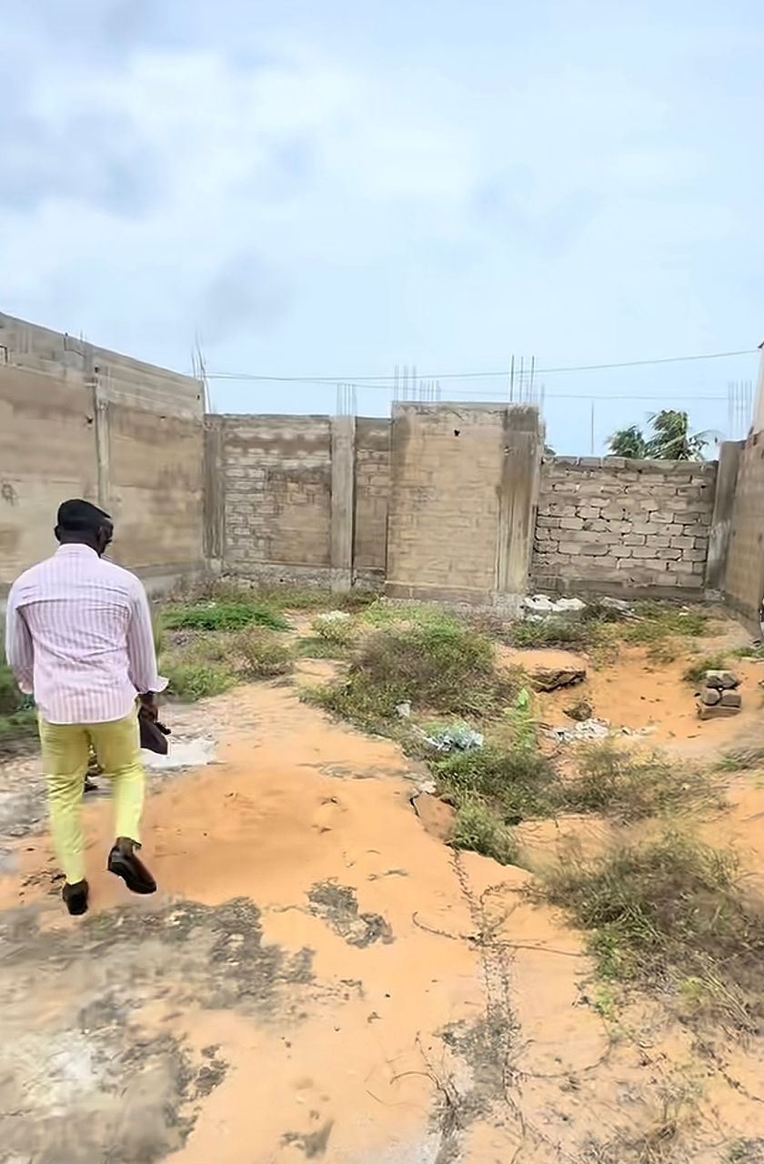 Villa 2 chambres en vente sur demi lot à Gbodjomé – 10 millions FCFA