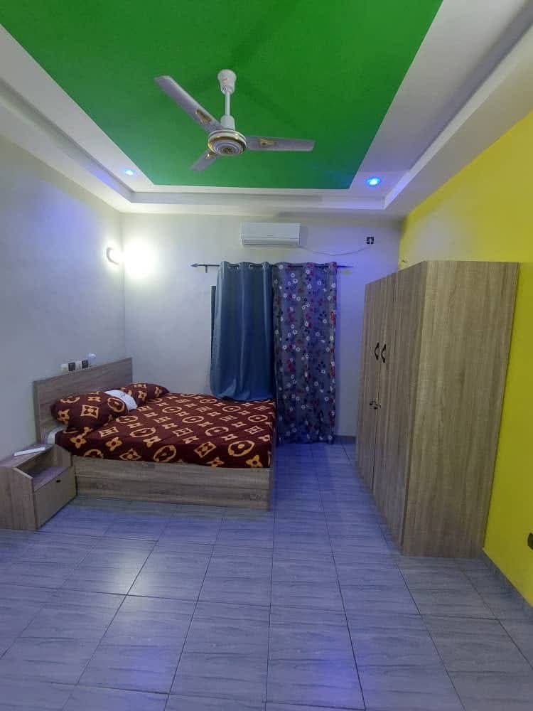 Villa meublée 2 chambres à louer à Nukafu – 400 000 FCFA