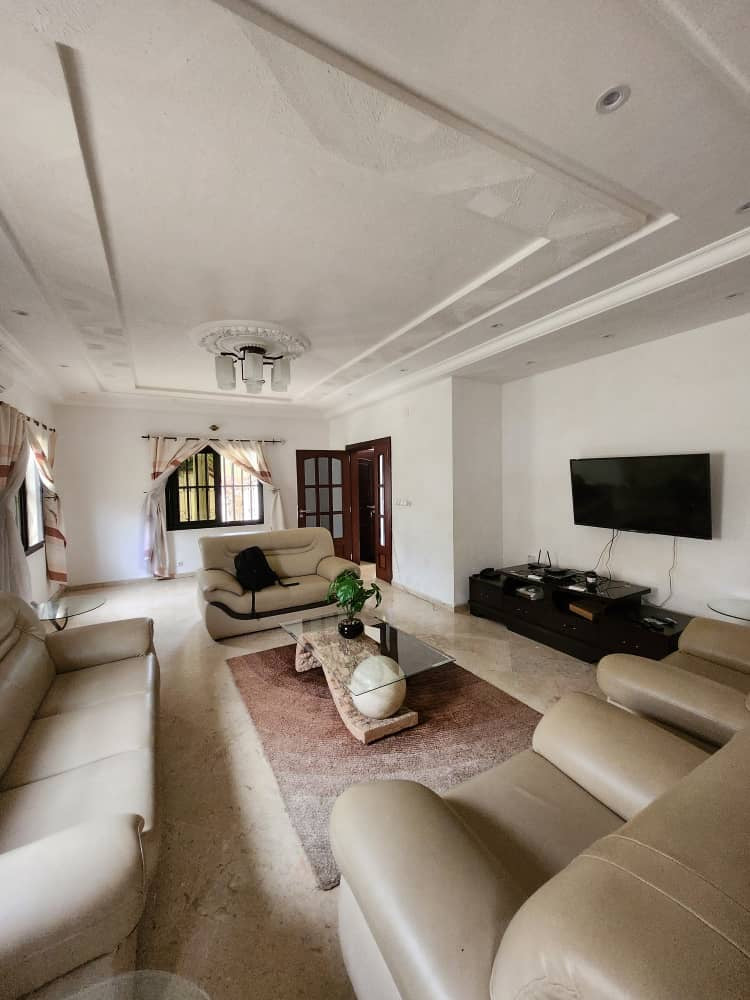 Villa duplex 6 chambres en vente à Novissi – 400 millions FCFA