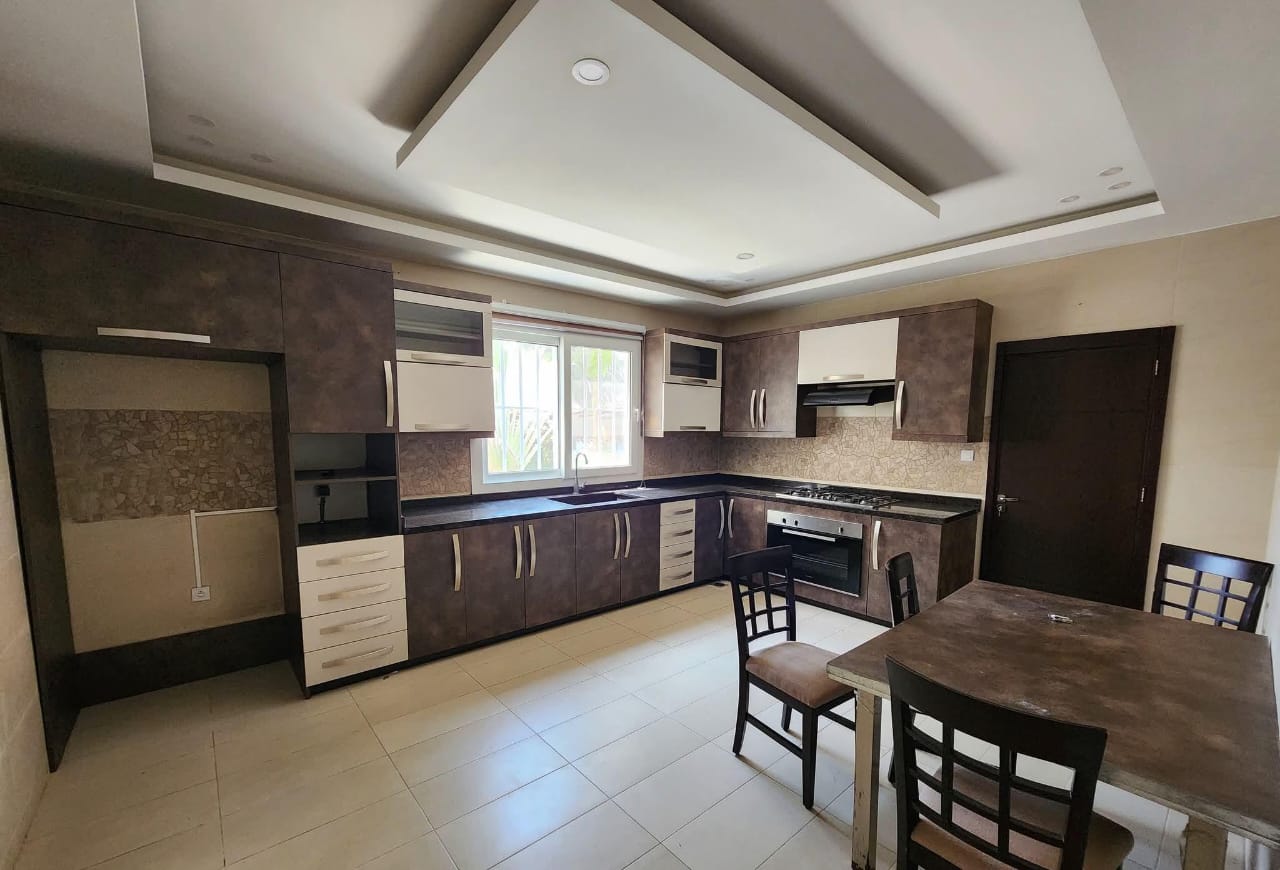 Villa duplex sur 1 lot (600 m²) à vendre à Baguida, Cité Baie des Anges – 420 millions FCFA