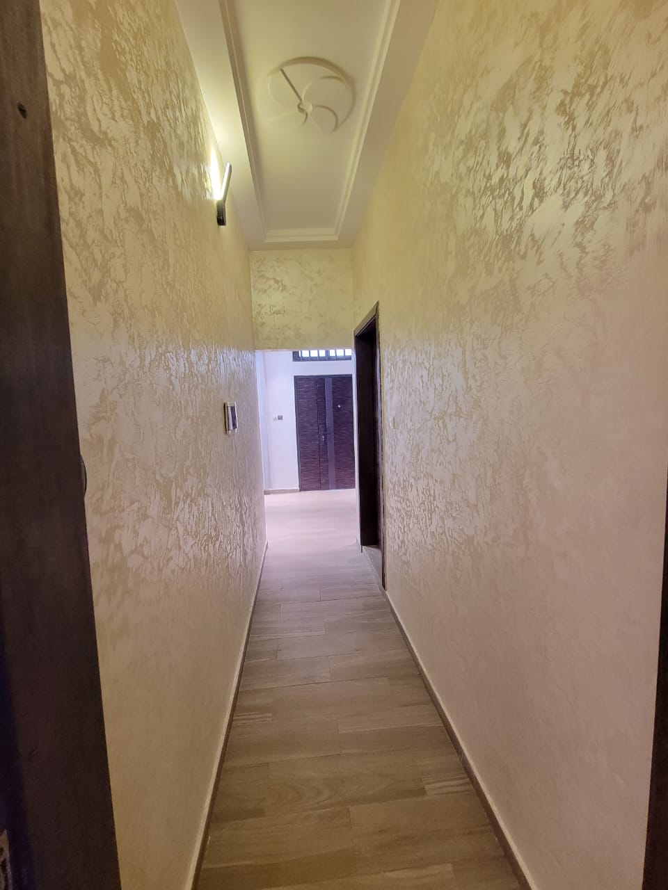 Appartement meublé de 2 chambres à louer à Yokoe Kopegan – 300 000 FCFA/mois