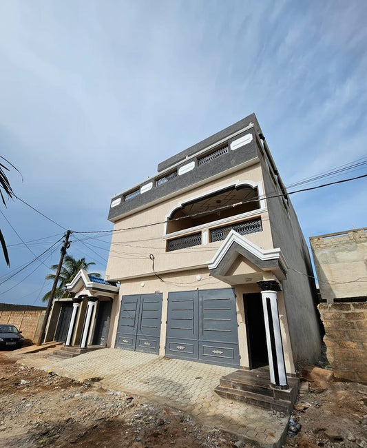Villa 3 chambres en vente à Kégué Adougba – 150 millions FCFA
