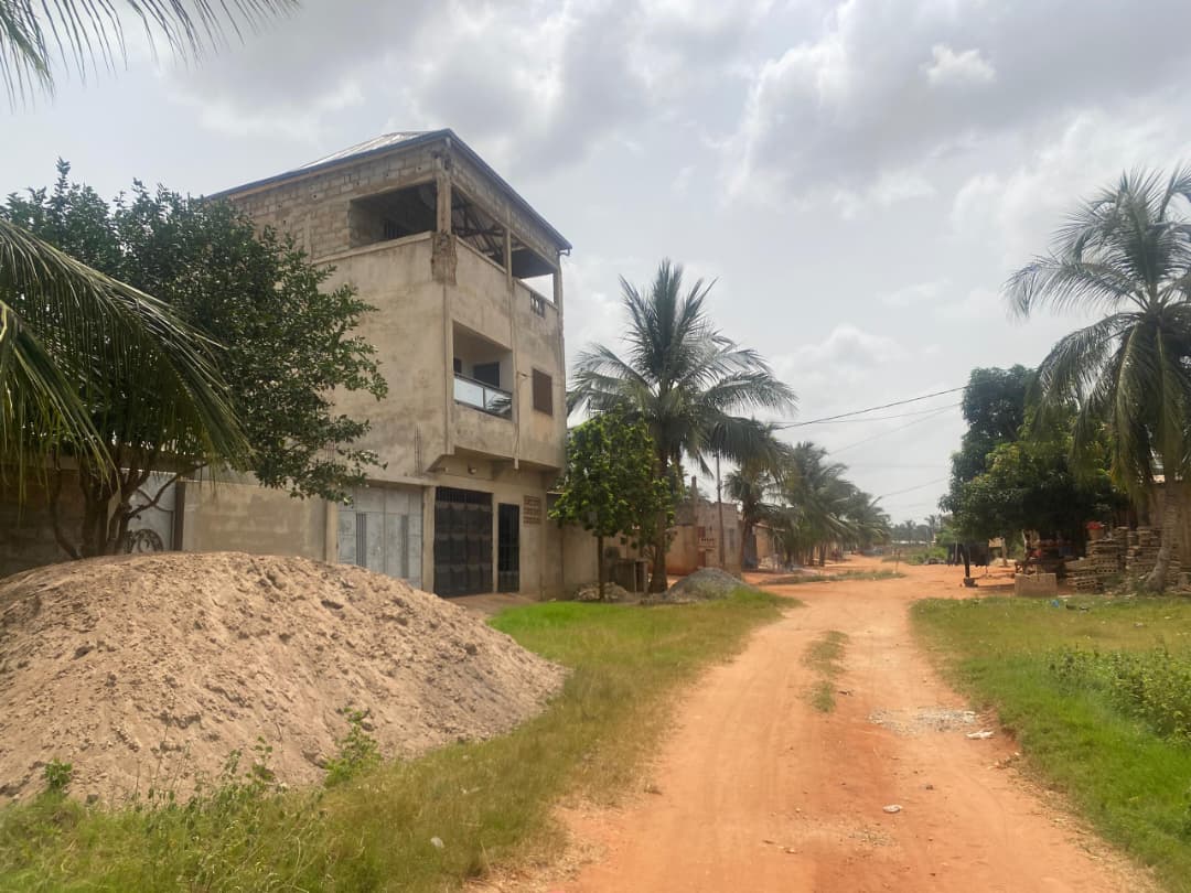 3 lots en vente à Akato Viepe – 18 millions FCFA le lot