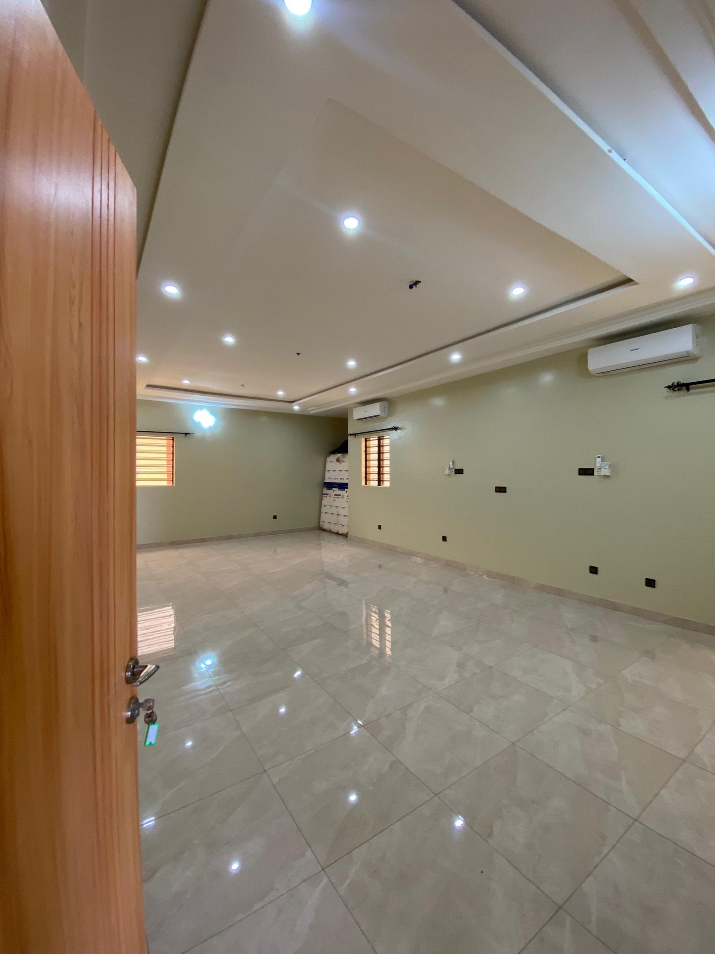Villa 4 chambres meublée à vendre à Cité Mokpokpo, Lomé - 285 millions FCFA