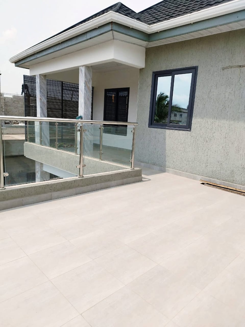Terrain 1 lot en vente en angle de rue à Togo 2000 – 90 millions FCFA