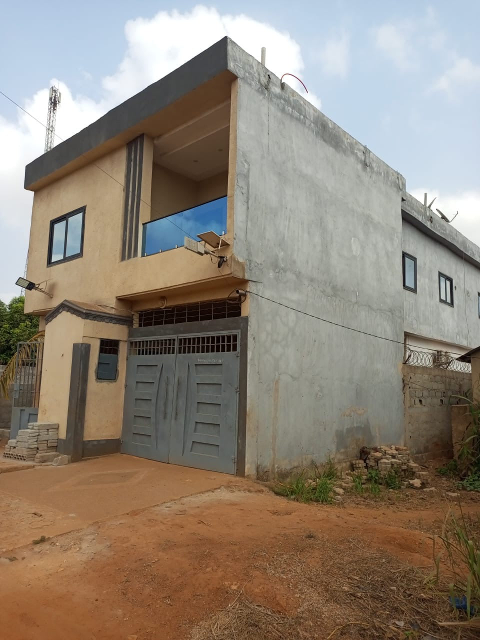 UNE VILLA DE 4 PIÈCES À VENDRE À APESSITO