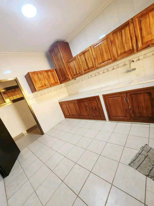 Villa 7 chambres meublée à louer à Nukafu zone direction Moov – 800 000 FCFA/mois