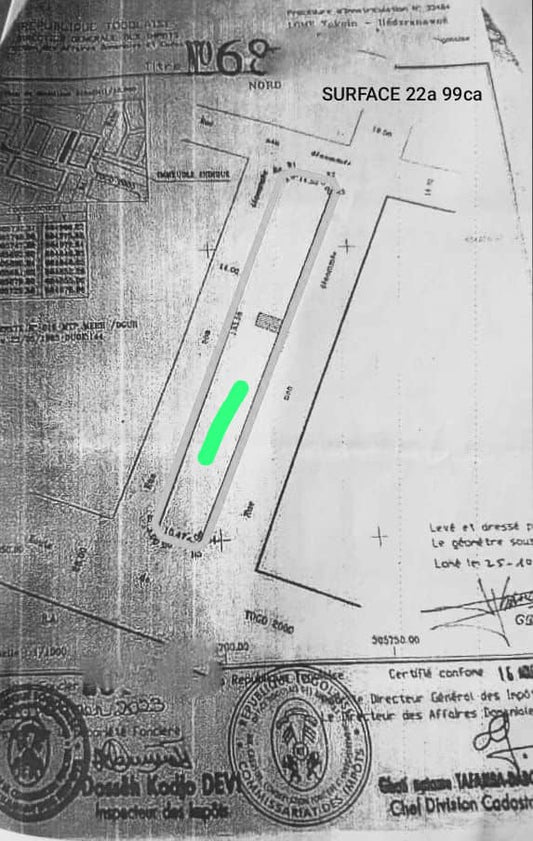 Terrain de 3 lots et 3/4 collés clos en angle de 4 rues en bordure de goudron à Kégué – 200 millions FCFA
