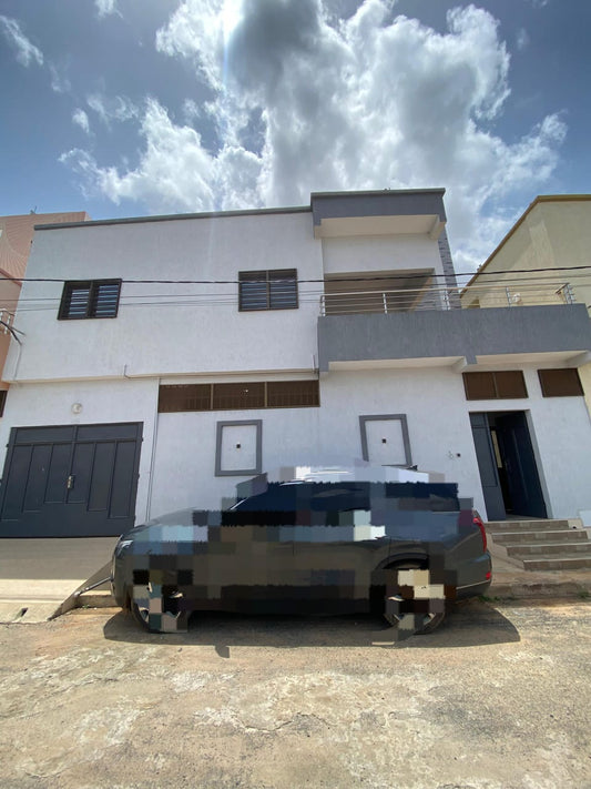 Villa 4 chambres meublée à vendre à Cité Mokpokpo, Lomé - 285 millions FCFA