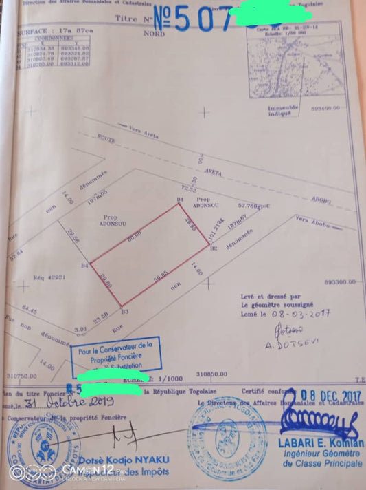 Terrain en vente à Djagblé, 90 m du goudron – 30 millions FCFA le lot
