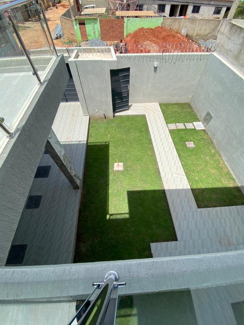 Villa duplex 5 chambres 2 salons en vente à Adidogomé logoté – 90 millions FCFA