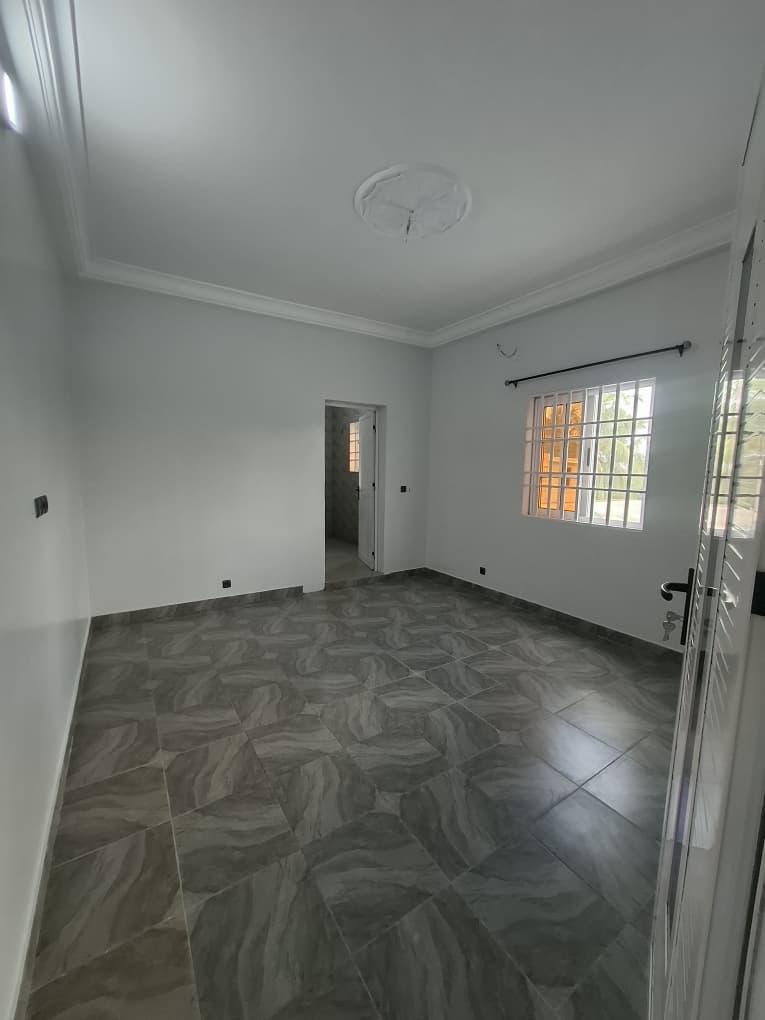 Appartement chambre salon à louer à Adidogomé Kohé – 60 000 FCFA