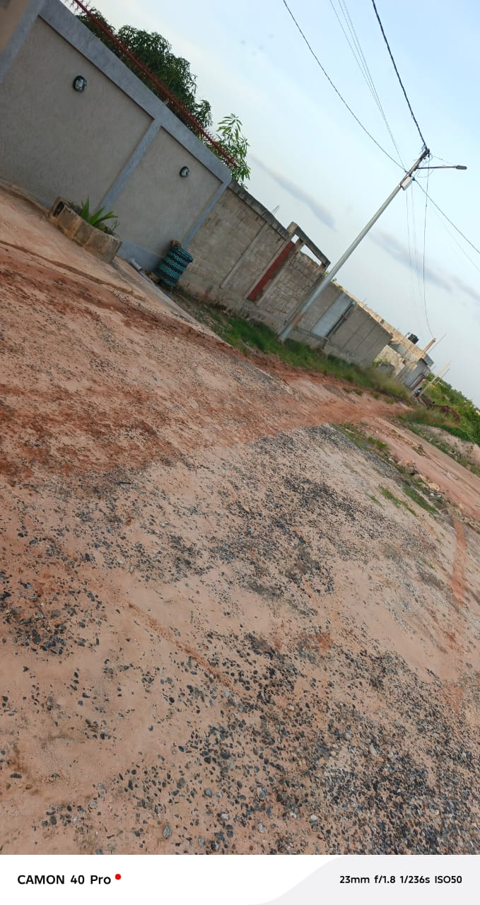 Terrain de 2 lots en vente à Agoè Legbassito – 16 millions FCFA le lot