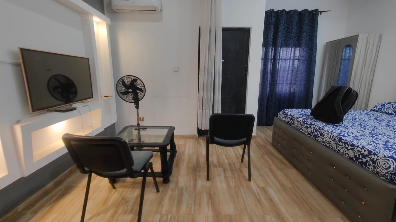 Studio meublé en location longue durée à Adidogomé Lycée Technique – 75 000 FCFA/mois