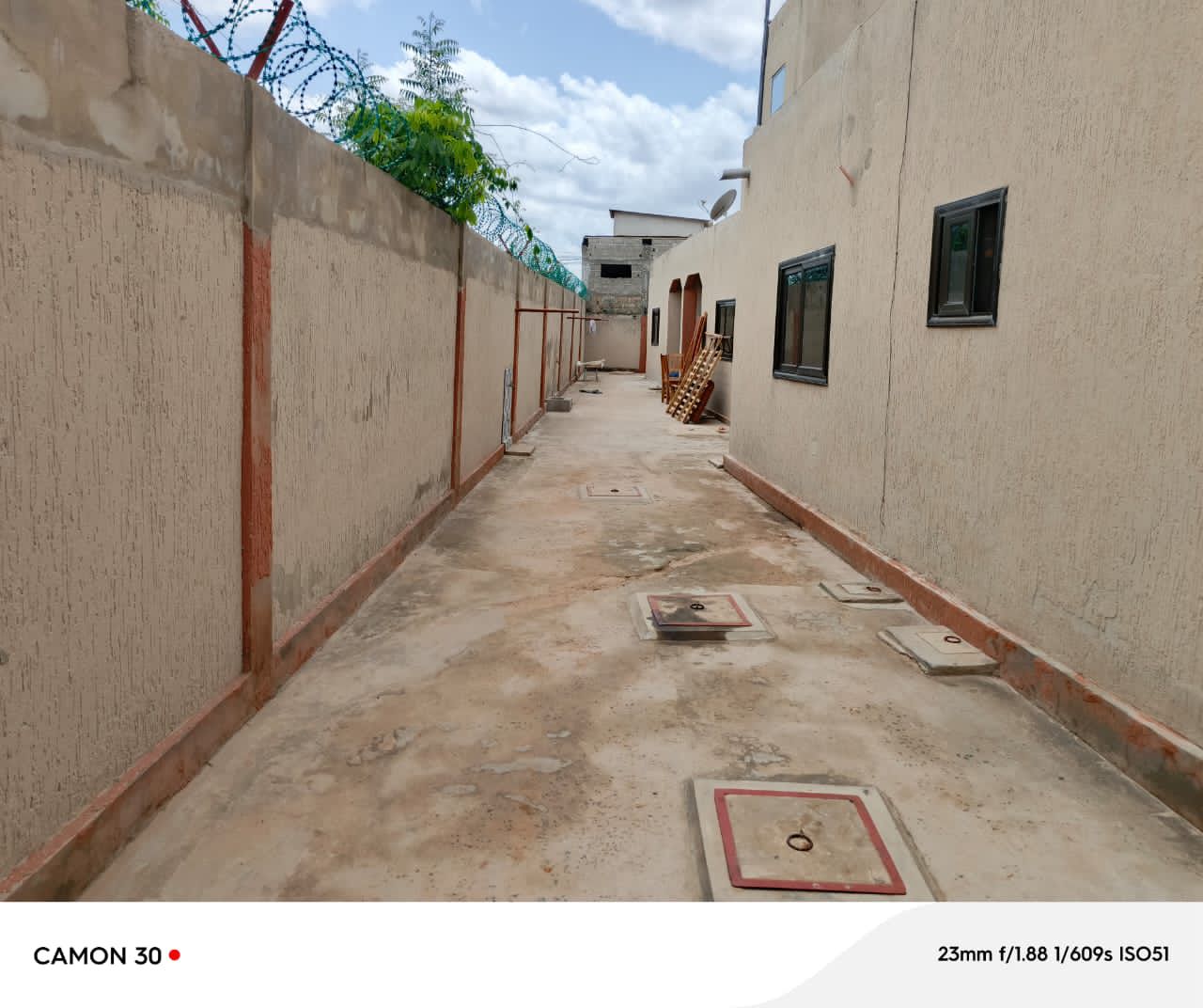 Villa 2 chambres en vente à Zanguera – 45 millions FCFA