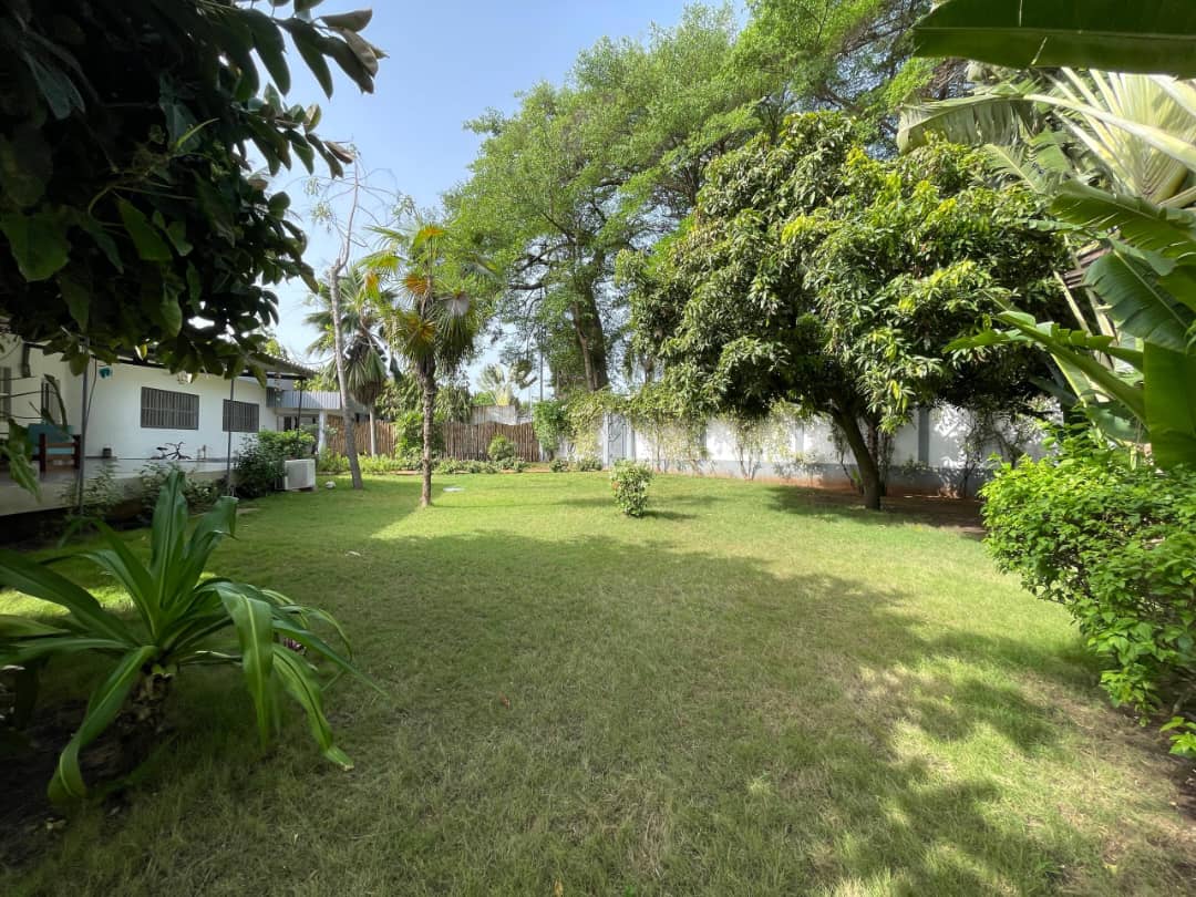 UNE MAISON À VENDRE À LA CAISSE - 8 PIÈCES