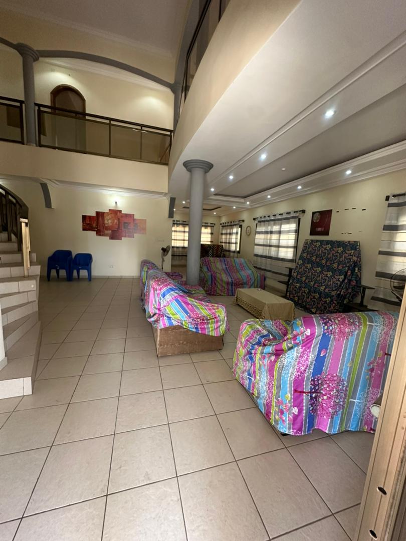 Villa 6 chambres en vente à Baguida - Avépozo – 125 millions FCFA