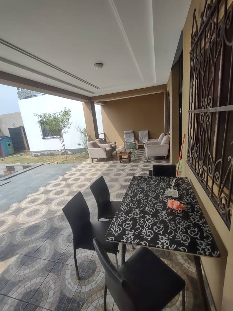 À LOUER – VILLA AVEC PISCINE À BAGUIDA (CÔTÉ PLAGE)