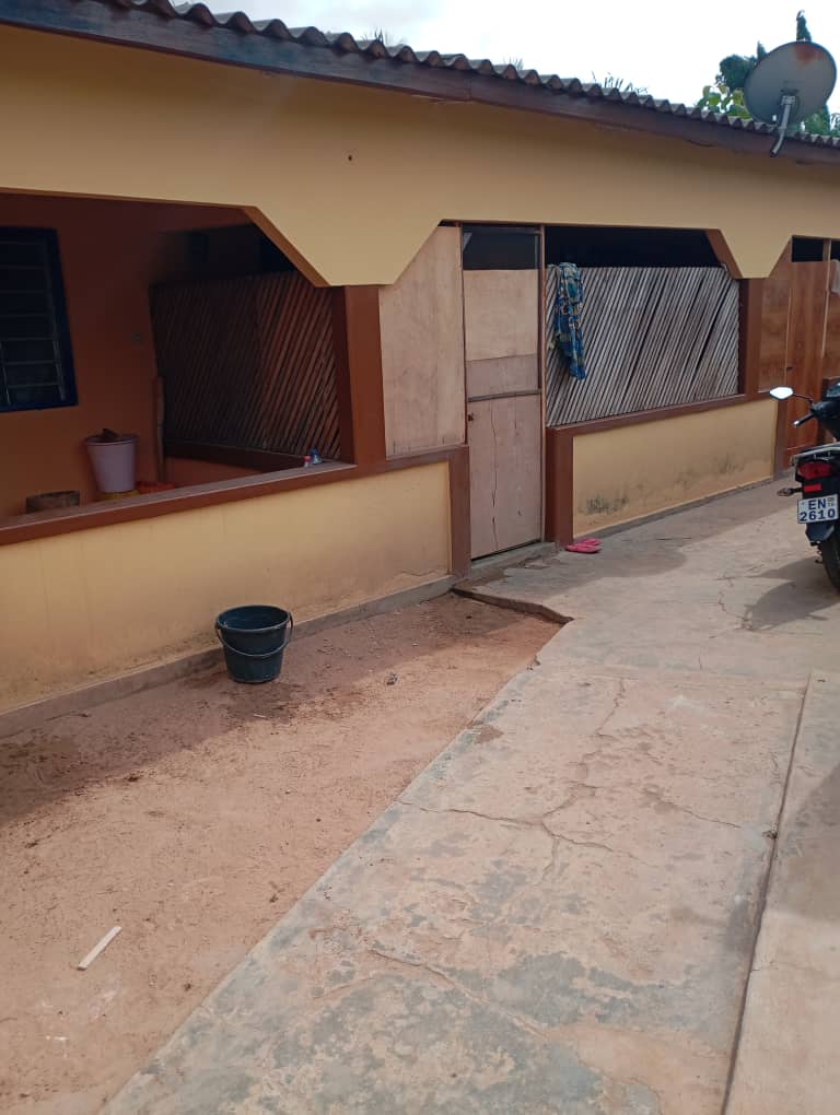 Maison 6 pièces en vente à Agoè Camp GP – 15 millions FCFA