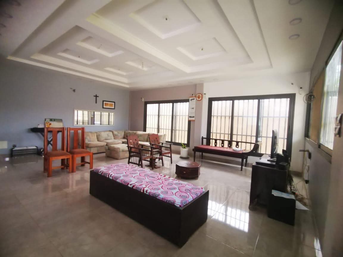 Villa triplex à bailler à Avenou – 1.500.000 FCFA