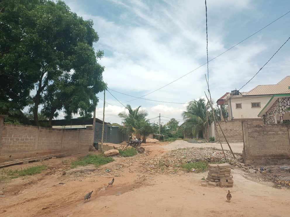 Terrain de 1200 m² en vente à Légbassito – 35 millions FCFA