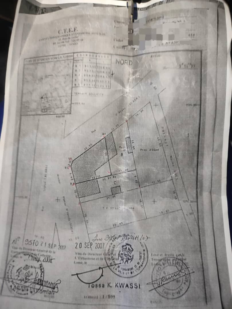 Terrain à vendre au Grand Marché – 900 Millions FCFA