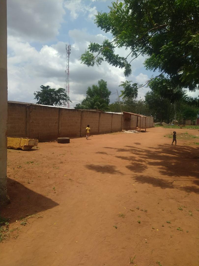 Terrain de 4 lots en vente à Apessito – 14 millions FCFA par lot
