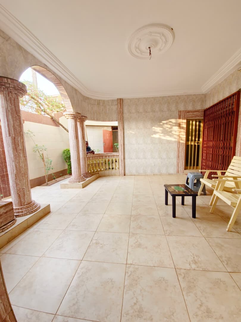 Villa R+1 en vente à Avedji – 47 millions FCFA