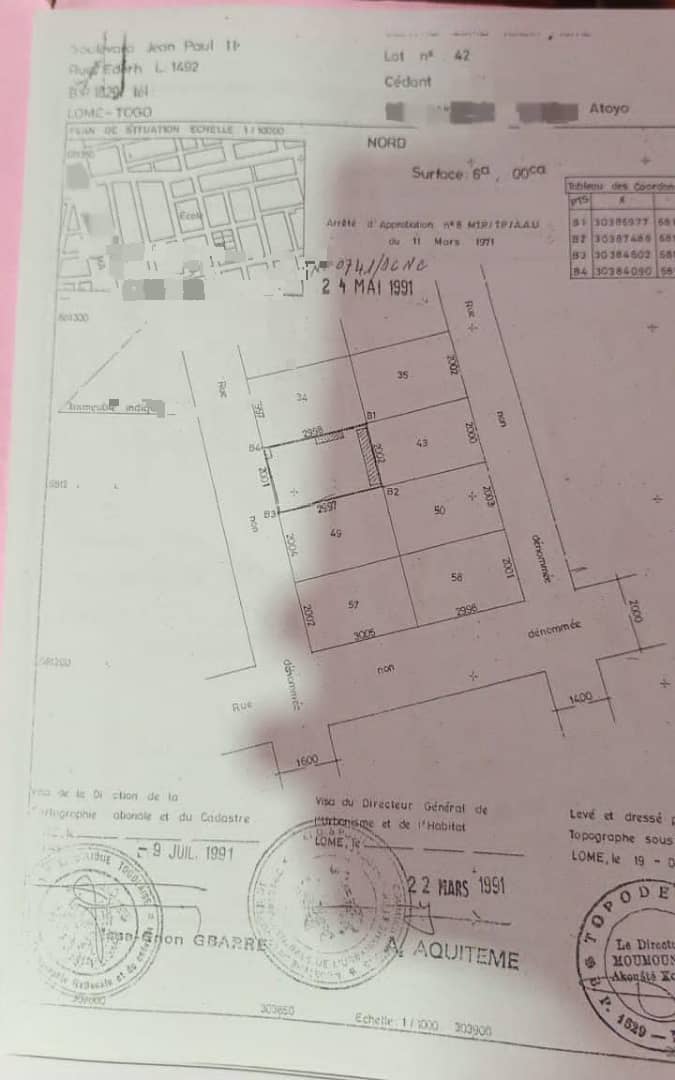 Terrain demi lot en vente à Tokoin Forever – 50 millions FCFA