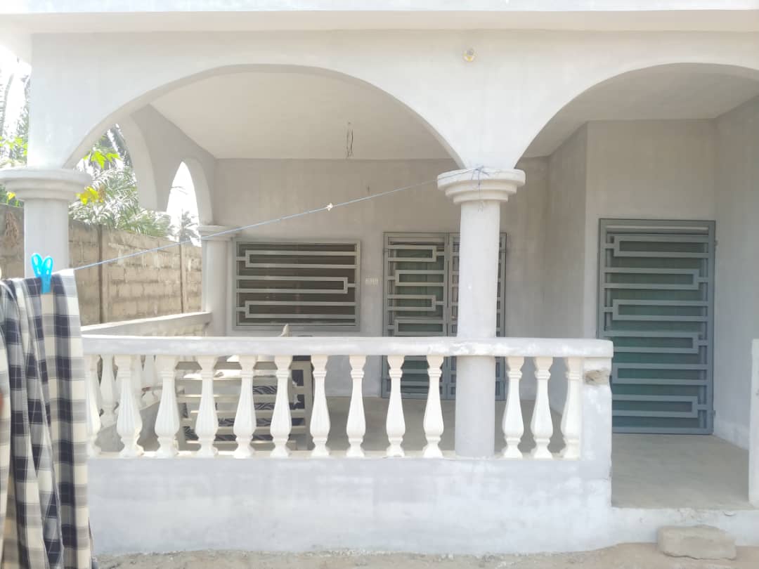 Villa 3 chambres en vente à Agovoudou, à 50 mètres du goudron – 45 millions FCFA