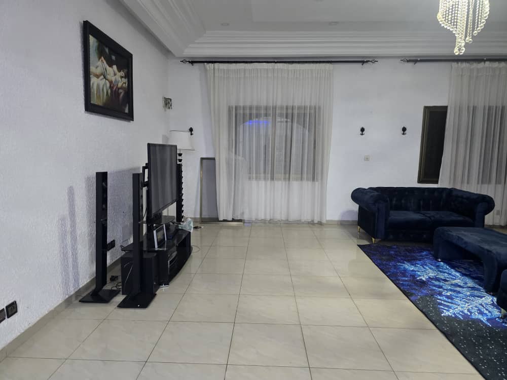 Villa basse 4 chambres en vente en bordure de goudron à Agoè Adougba – 130 millions FCFA