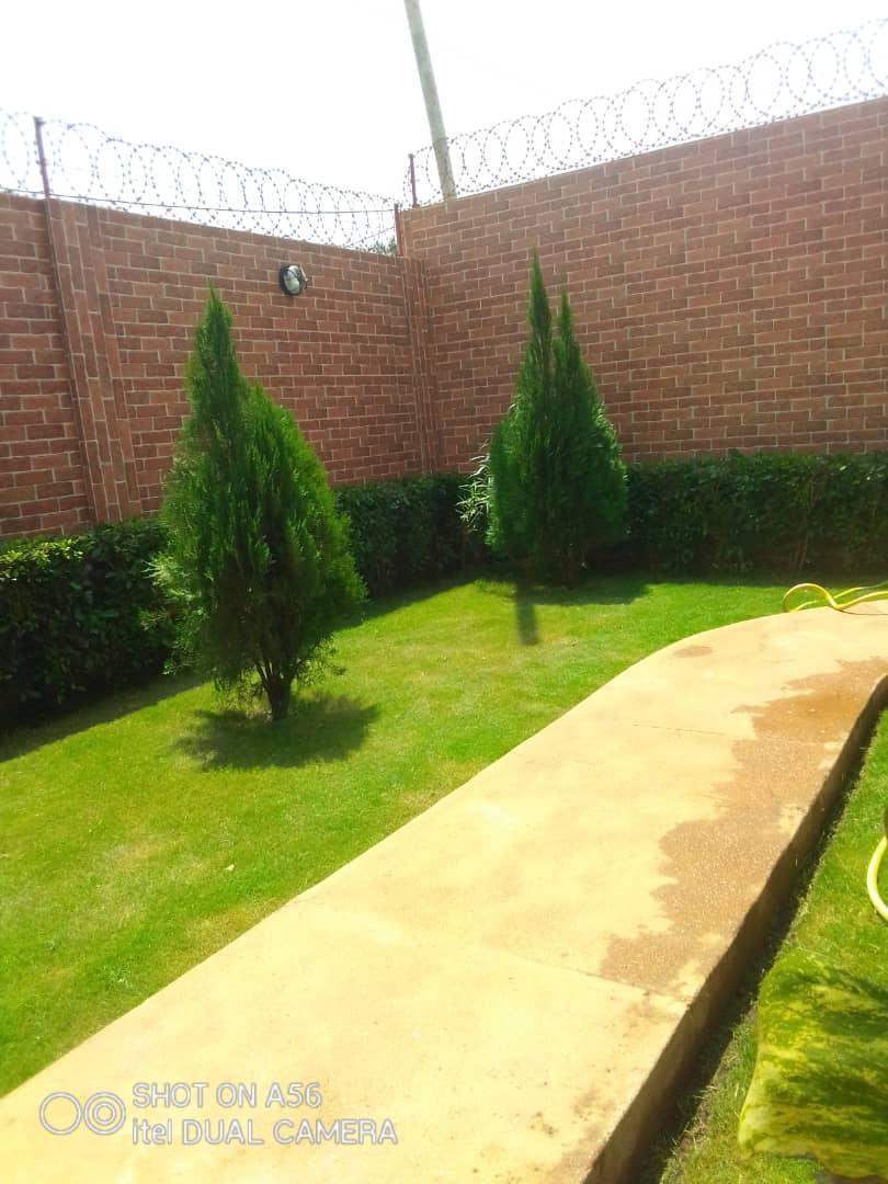 Villa 4 chambres en vente à Hédzranawoé – 250 millions FCFA