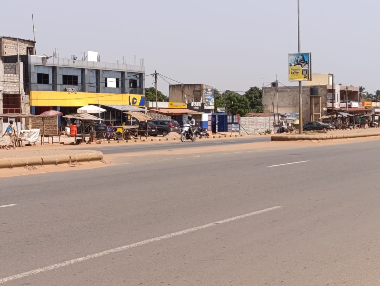 Maison en vente en bordure de goudron à Zanguera – 35 millions FCFA